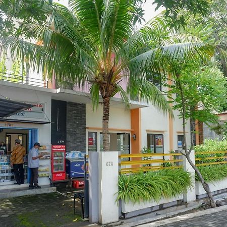 ホテル Reddoorz Syariah Near Exit Tol Krapyak スマラン エクステリア 写真